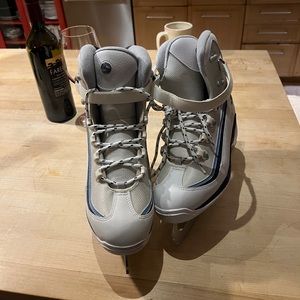 Aftercare Jackson Ice Skates